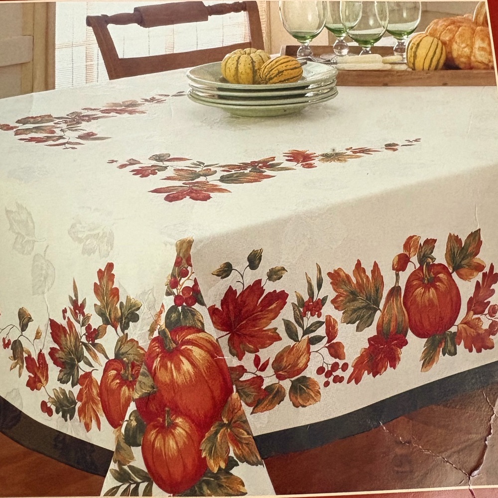 🍂🍁Autumn Harvest Thanksgiving Tablecloth pumpkins,leaves White Rust Orange Green